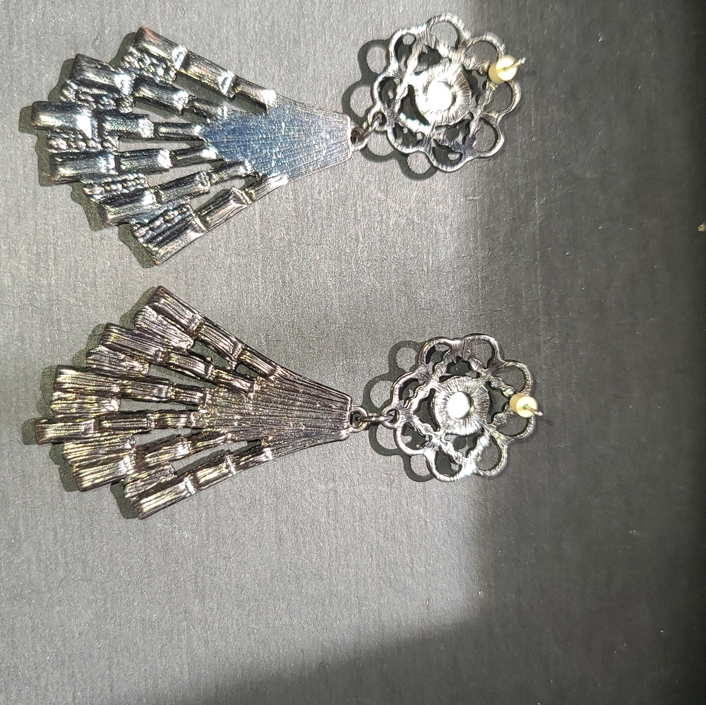 Beautiful Purple & Rhinstone Earrings - Picture 5 of 5